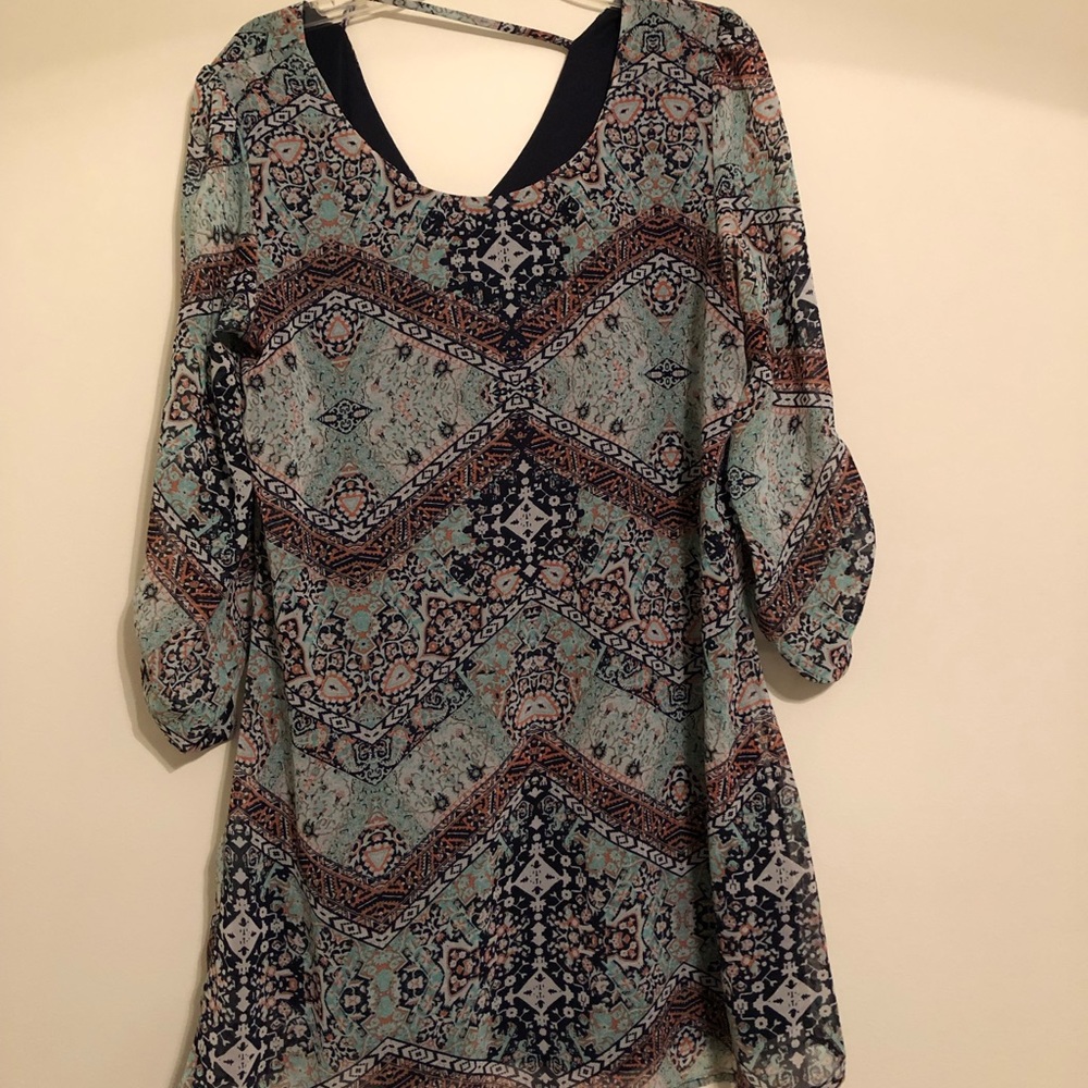 Patterned 3/4 length dress. Beautiful pattern!